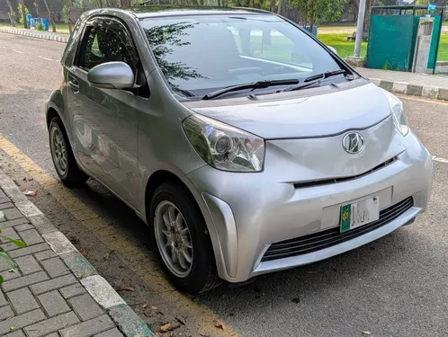 Toyota iQ 100X 2012