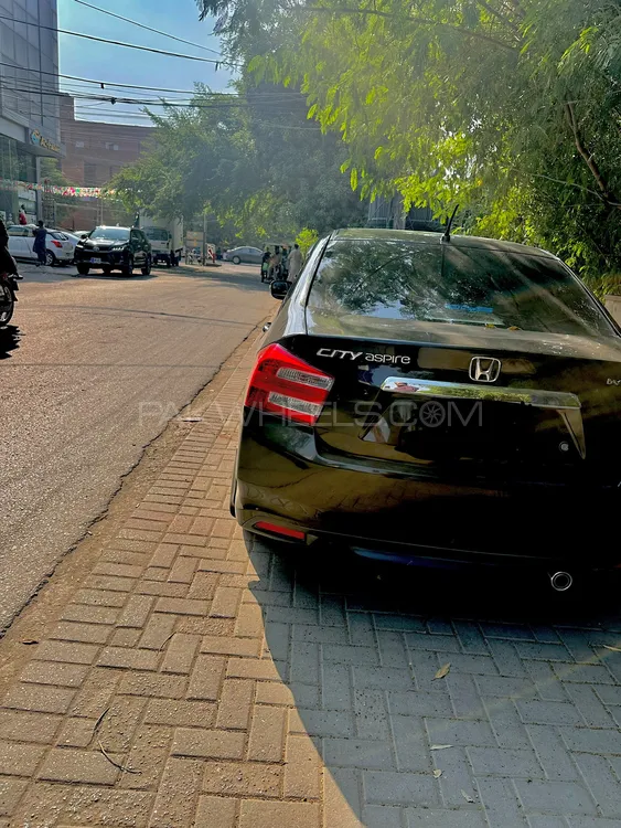 Honda City 2017 for Sale in Lahore Image-1