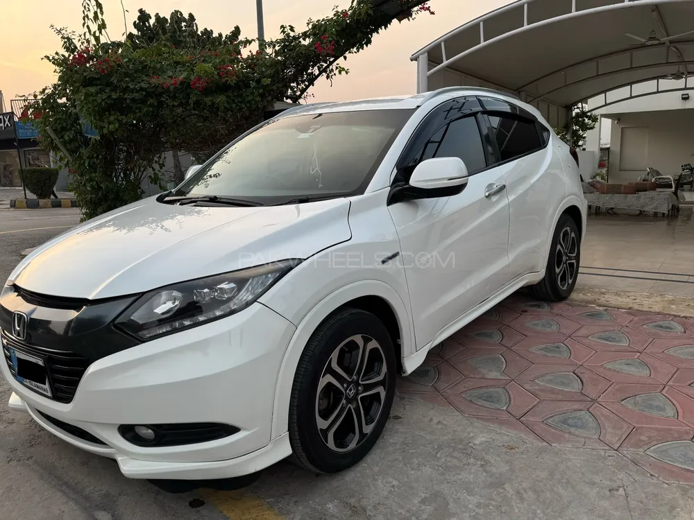 Honda Vezel 2015 for Sale in Islamabad Image-1