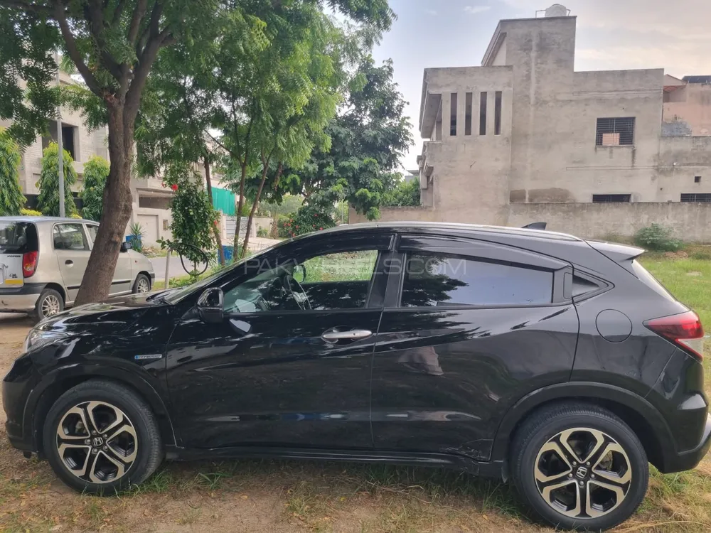 Honda Vezel 2016 for Sale in Lahore Image-1