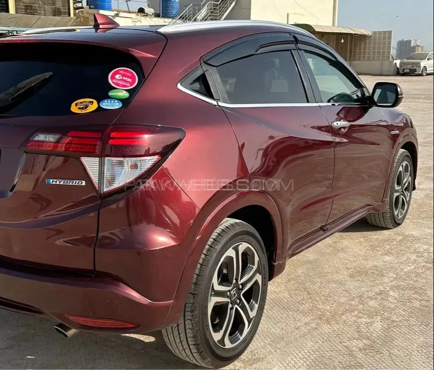 Honda Vezel 2015 for Sale in Karachi Image-1