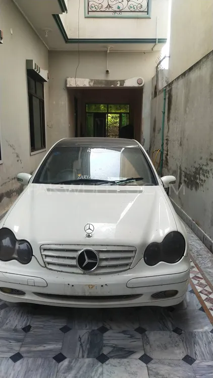 Mercedes Benz C Class 2002 for Sale in Gujrat Image-1