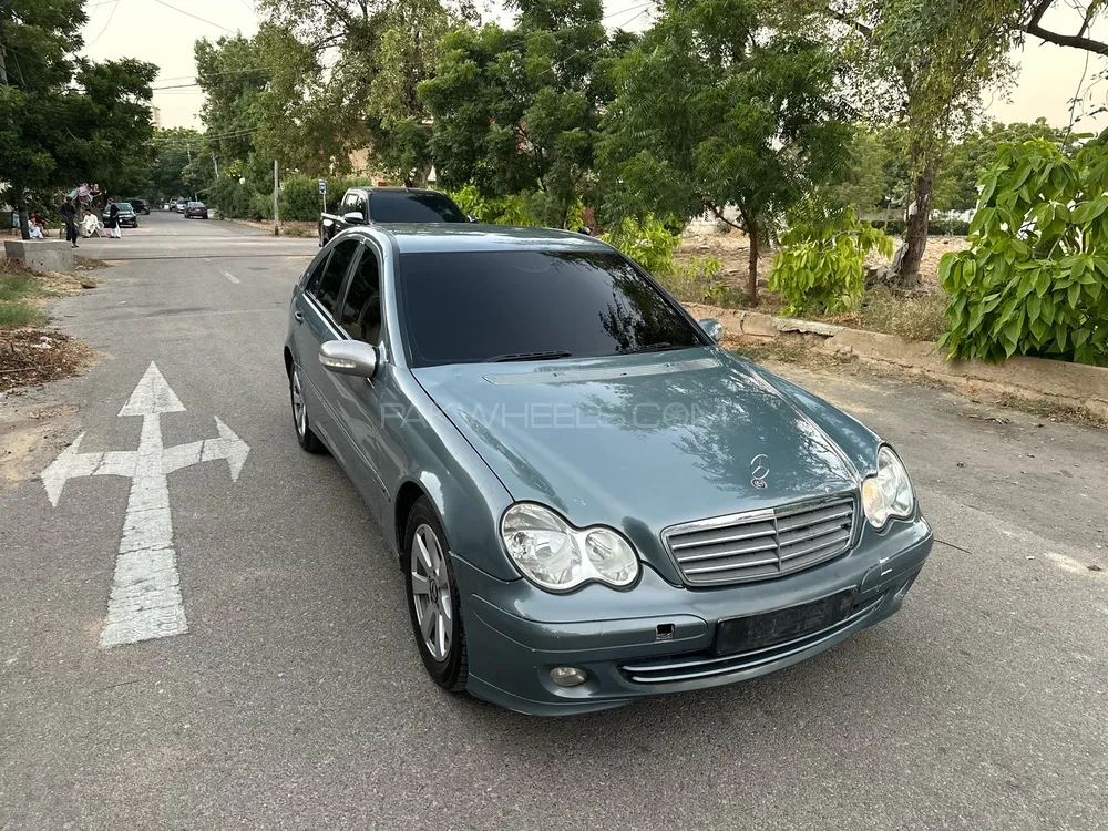 Mercedes Benz C Class 2005 for Sale in Karachi Image-1