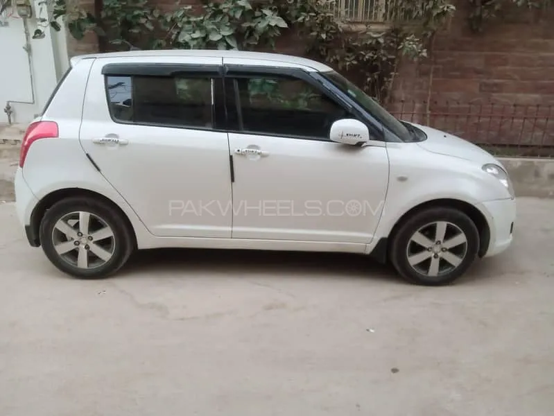 Suzuki Swift 2011 for Sale in Karachi Image-1