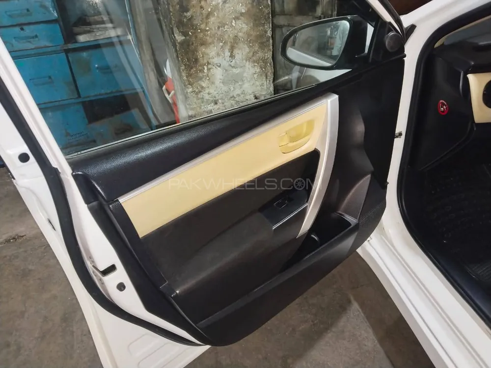 Toyota Corolla 2021 for Sale in Lahore Image-1