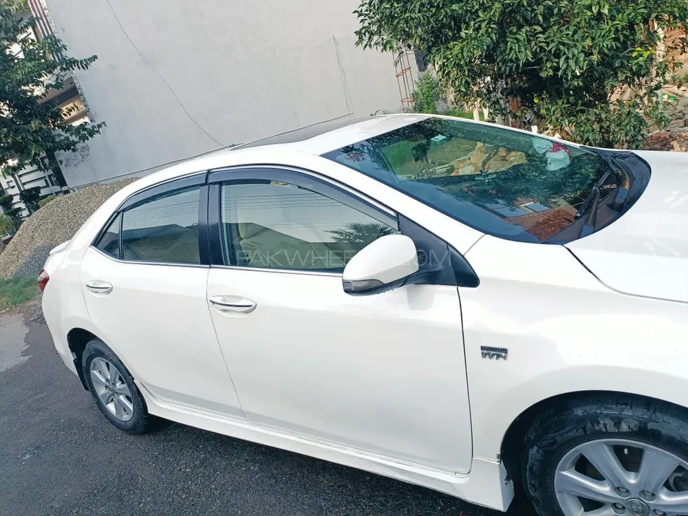 Toyota Corolla 2015 for Sale in Lahore Image-1