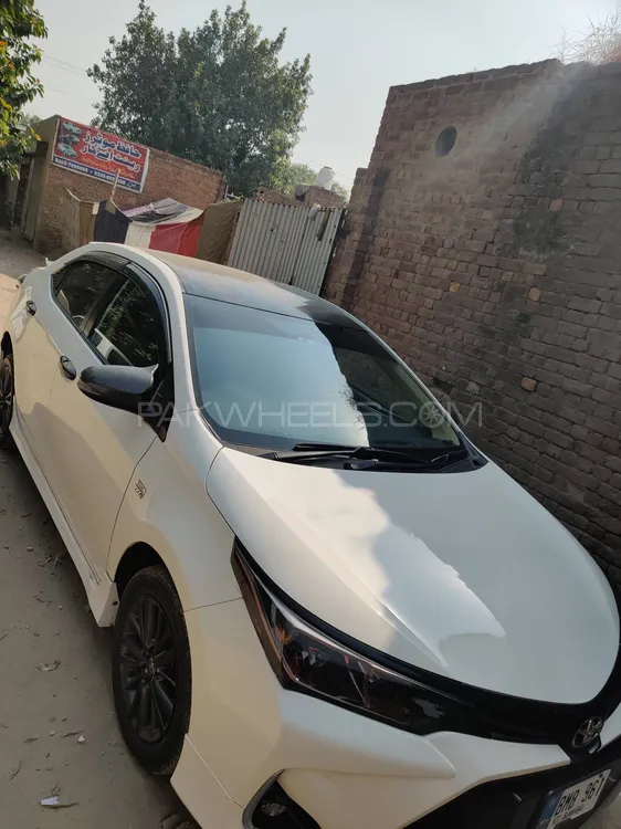 Toyota Corolla 2021 for Sale in Faisalabad Image-1