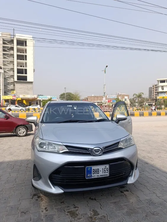 Toyota Corolla Fielder 2017 for Sale in Peshawar Image-1