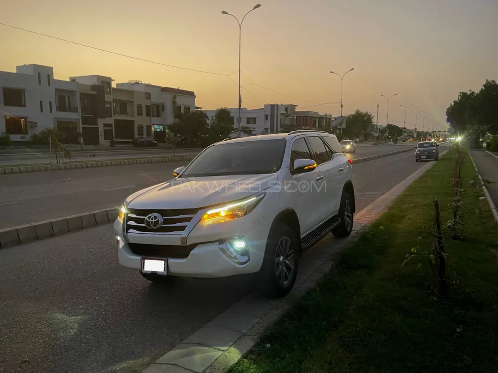 Toyota Fortuner 2018 for Sale in Karachi Image-1