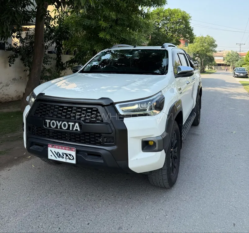 Toyota Hilux 2018 for Sale in Faisalabad Image-1