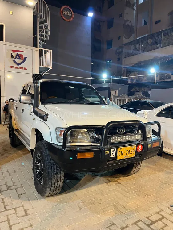 ٹویوٹا ہائیلکس 2002 for Sale in کراچی Image-1