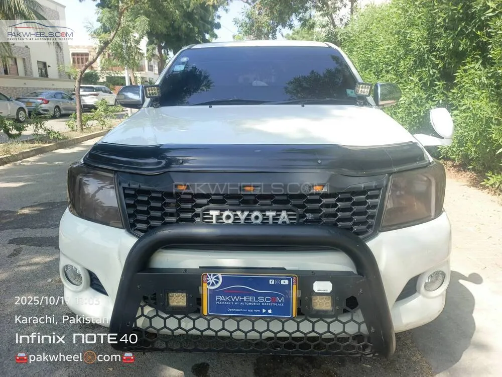 Toyota Hilux 2014 for Sale in Karachi Image-1