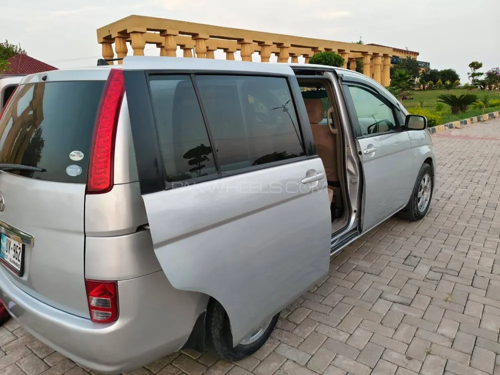 ٹویوٹا آئیسس 2006 for Sale in فتح جنگ ٹویوٹا آئیسس 2006 for Sale in فتح جنگ Image-3