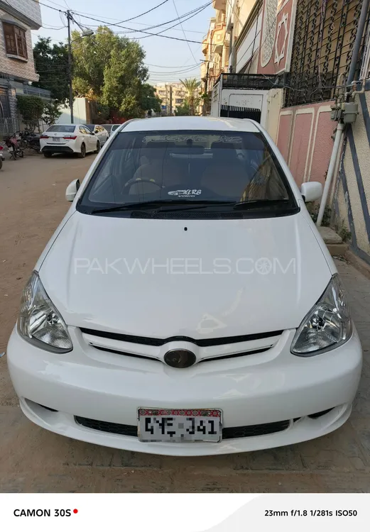Toyota Platz 2006 for Sale in Karachi Image-1