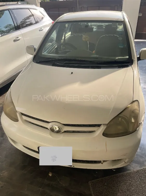 Toyota Platz 2008 for Sale in Lahore Image-1