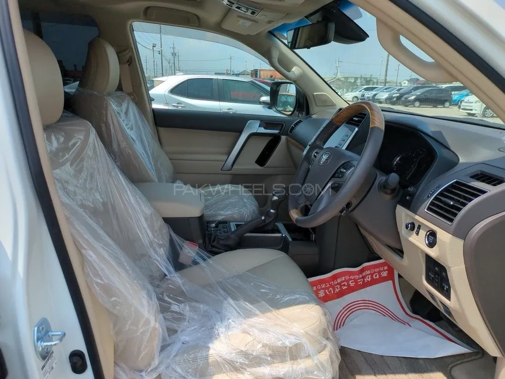 Toyota Prado 2021 for Sale in Hyderabad Toyota Prado 2021 for Sale in Hyderabad Image-3