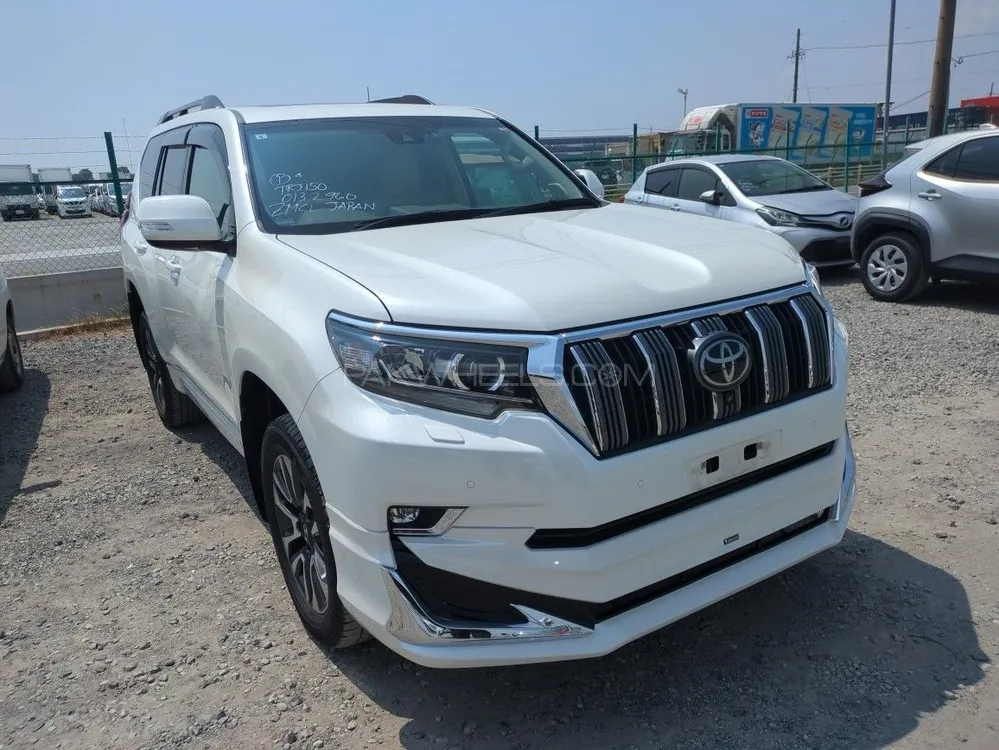 Toyota Prado 2021 for Sale in Hyderabad Toyota Prado 2021 for Sale in Hyderabad Image-5