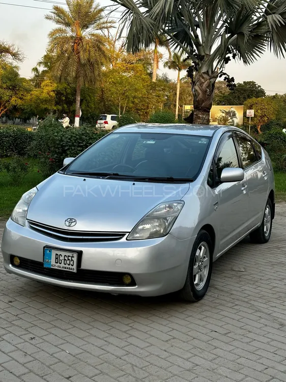Toyota Prius 2010 for Sale in Gujrat Image-1