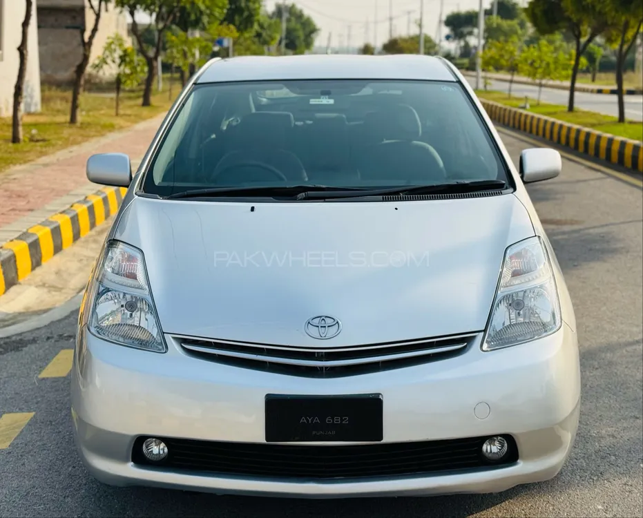 Toyota Prius 2007 for Sale in Mardan Image-1