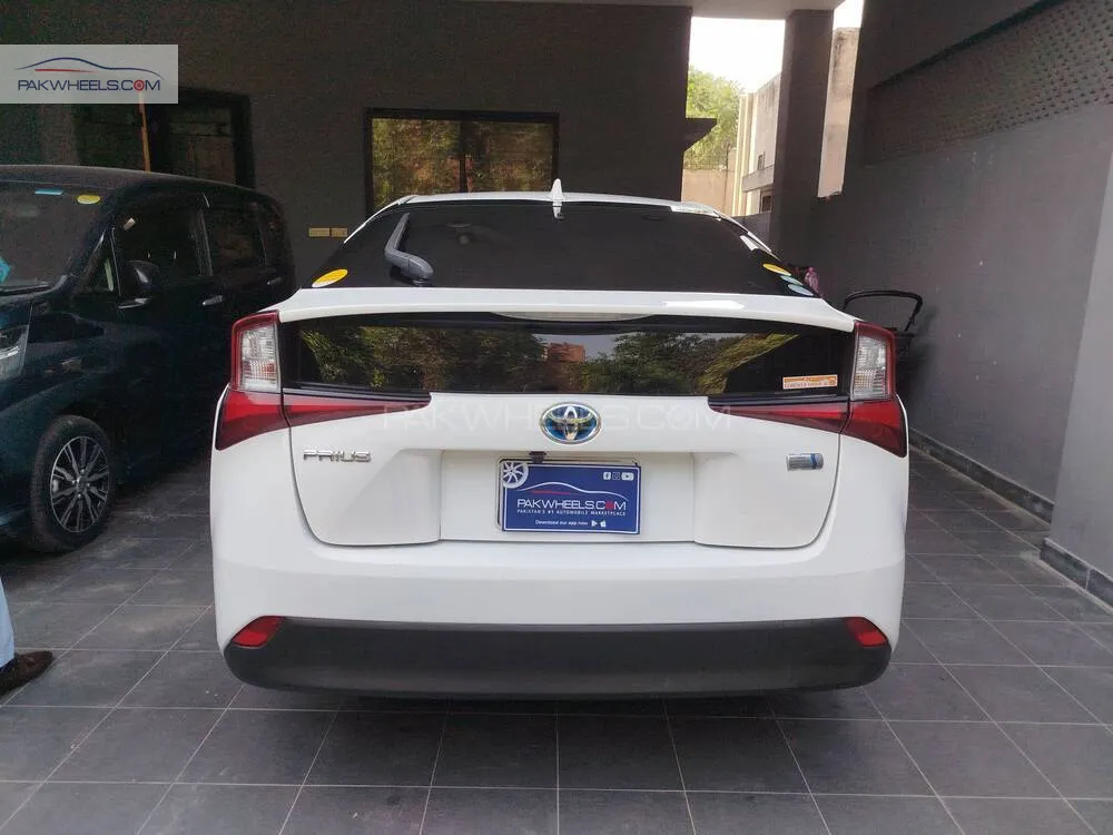 Toyota Prius 2020 for Sale in Lahore Toyota Prius 2020 for Sale in Lahore Image-6