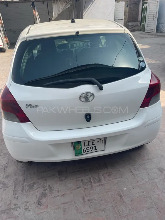 Toyota Vitz 2009 for Sale in Islamabad Image-1