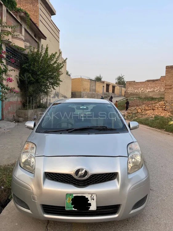 Toyota Vitz 2010 for Sale in Nowshera Image-1