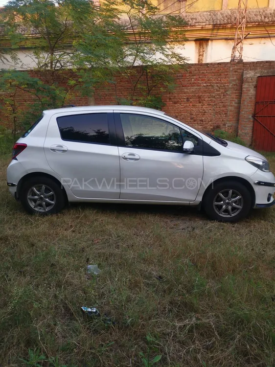 Toyota Vitz 2013 for Sale in Swabi Toyota Vitz 2013 for Sale in Swabi Image-2