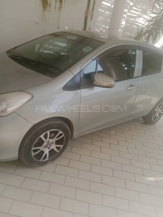 Toyota Vitz 2014 for Sale in Kharian Image-1