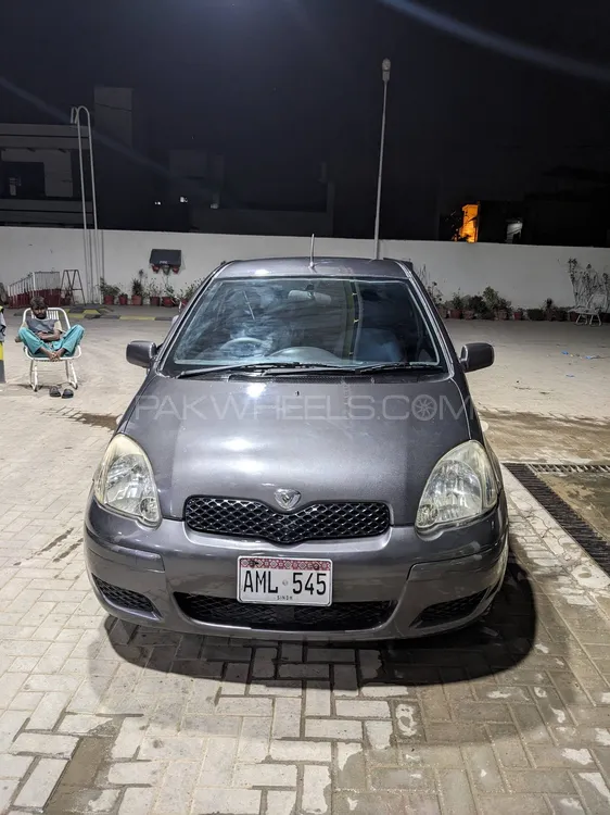 Toyota Vitz 2000 for Sale in Karachi Image-1