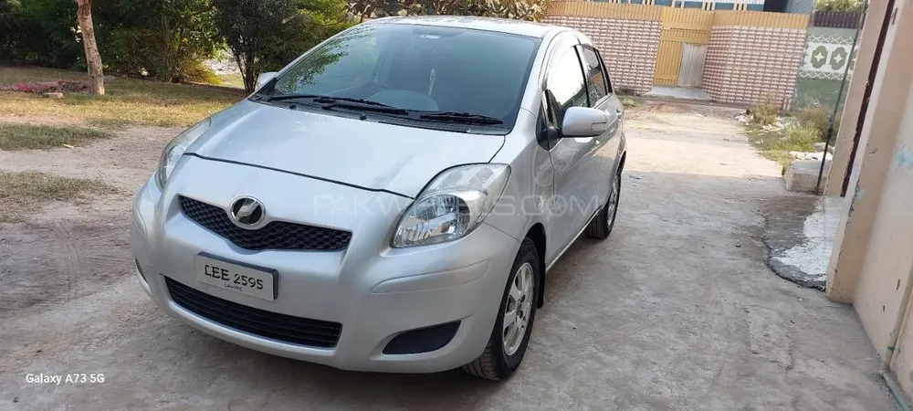 Toyota Vitz 2008 for Sale in Mardan Image-1