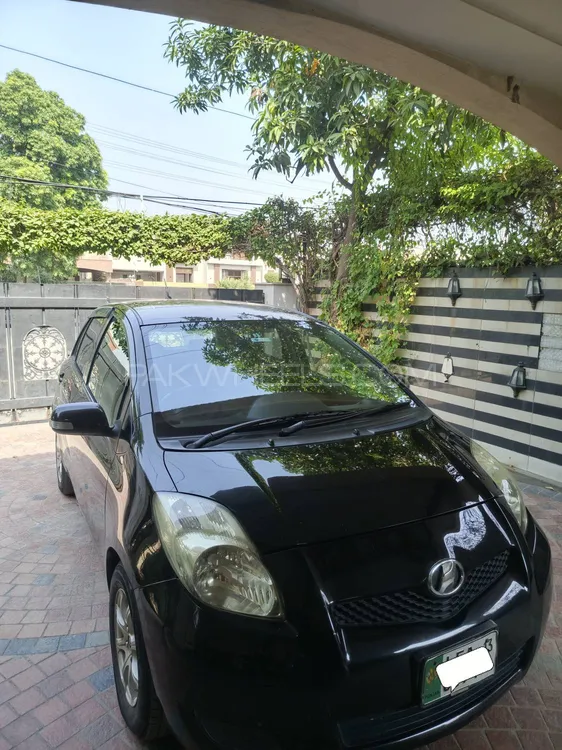 Toyota Vitz 2010 for Sale in Lahore Image-1