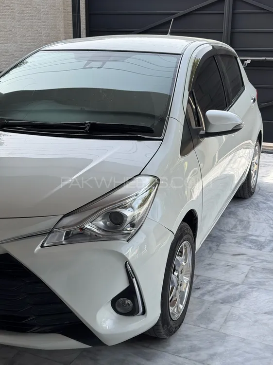 Toyota Vitz 2019 for Sale in Peshawar Image-1