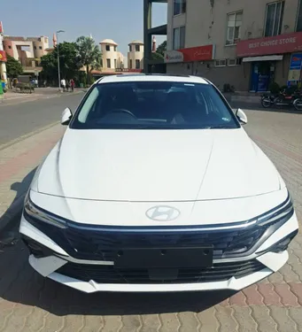 Hyundai Elantra Hybrid 2025