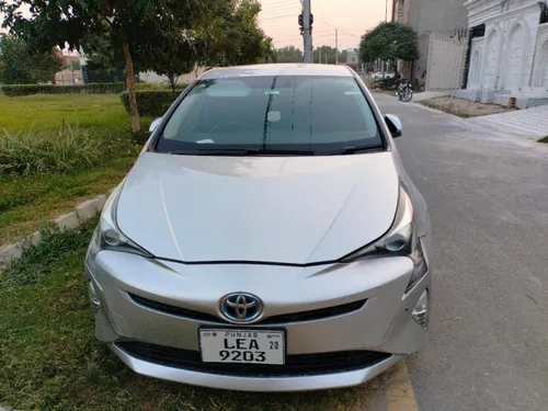 Toyota Prius E 2016