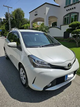Toyota Vitz F 1.0 2014