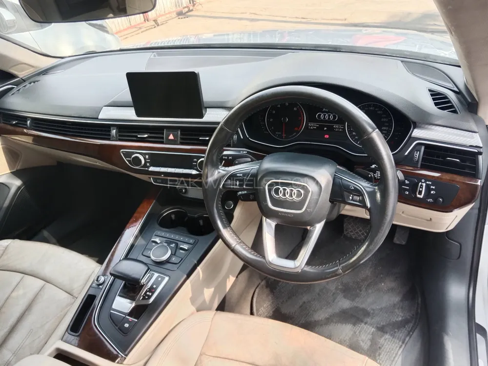 Audi A4 2017 for Sale in Gujranwala Audi A4 2017 for Sale in Gujranwala Image-8