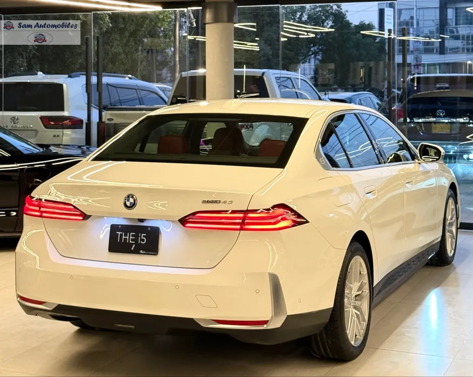 BMW i5 2024 for Sale in Karachi BMW i5 2024 for Sale in Karachi Image-15