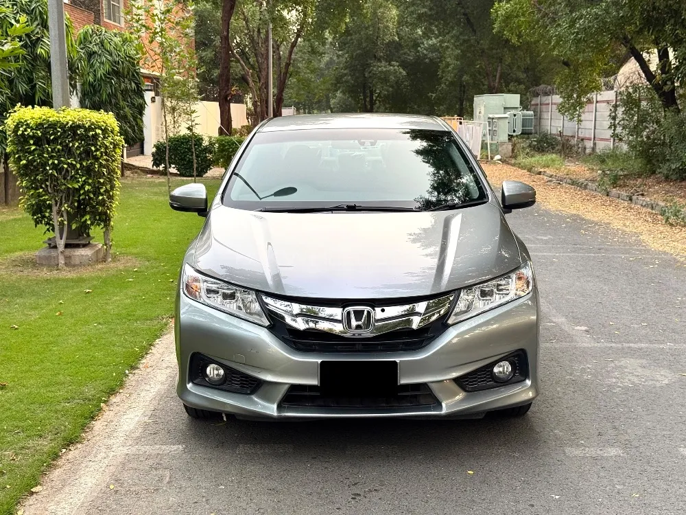 Honda Grace Hybrid 2015 for Sale in Lahore Image-1