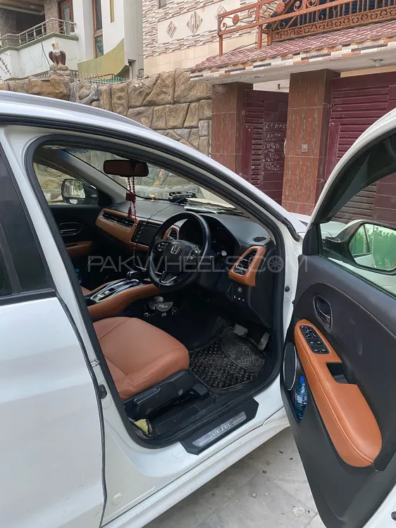 Honda Vezel 2014 for Sale in Hyderabad Honda Vezel 2014 for Sale in Hyderabad Image-9