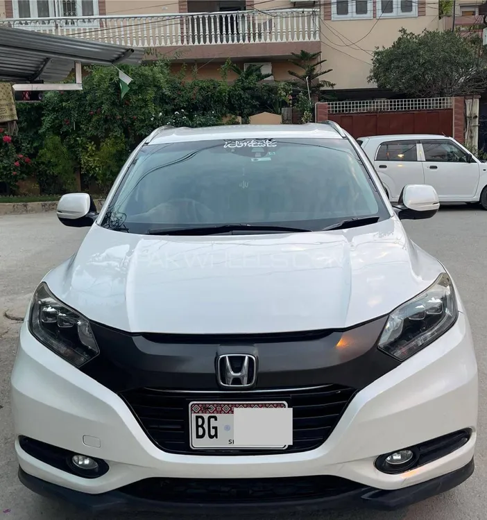 Honda Vezel 2015 for Sale in Multan Image-1