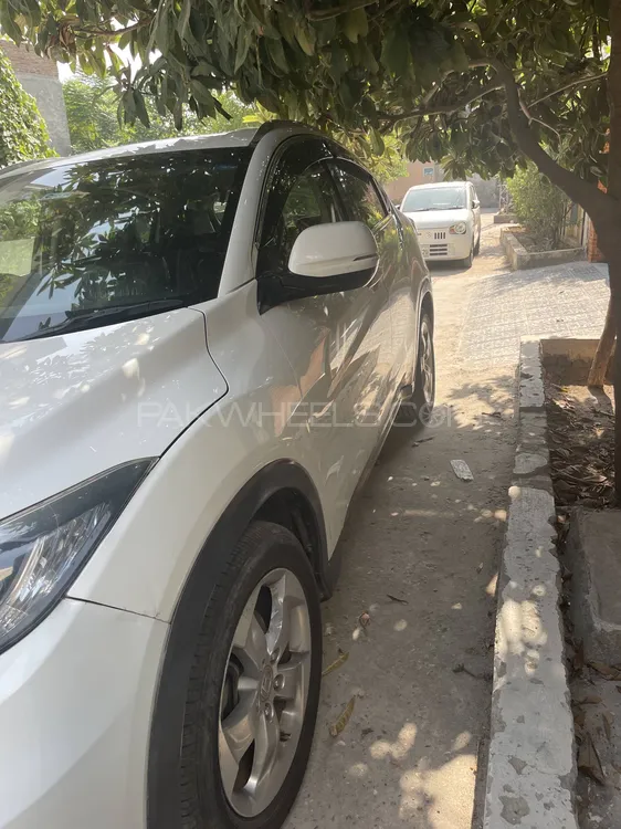 Honda Vezel 2015 for Sale in Islamabad Honda Vezel 2015 for Sale in Islamabad Image-1