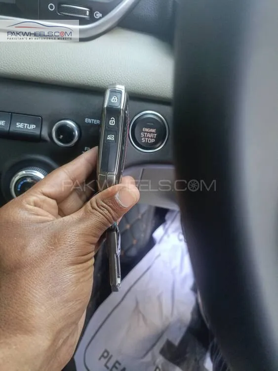 KIA Sportage 2025 for Sale in Karachi KIA Sportage 2025 for Sale in Karachi Image-13