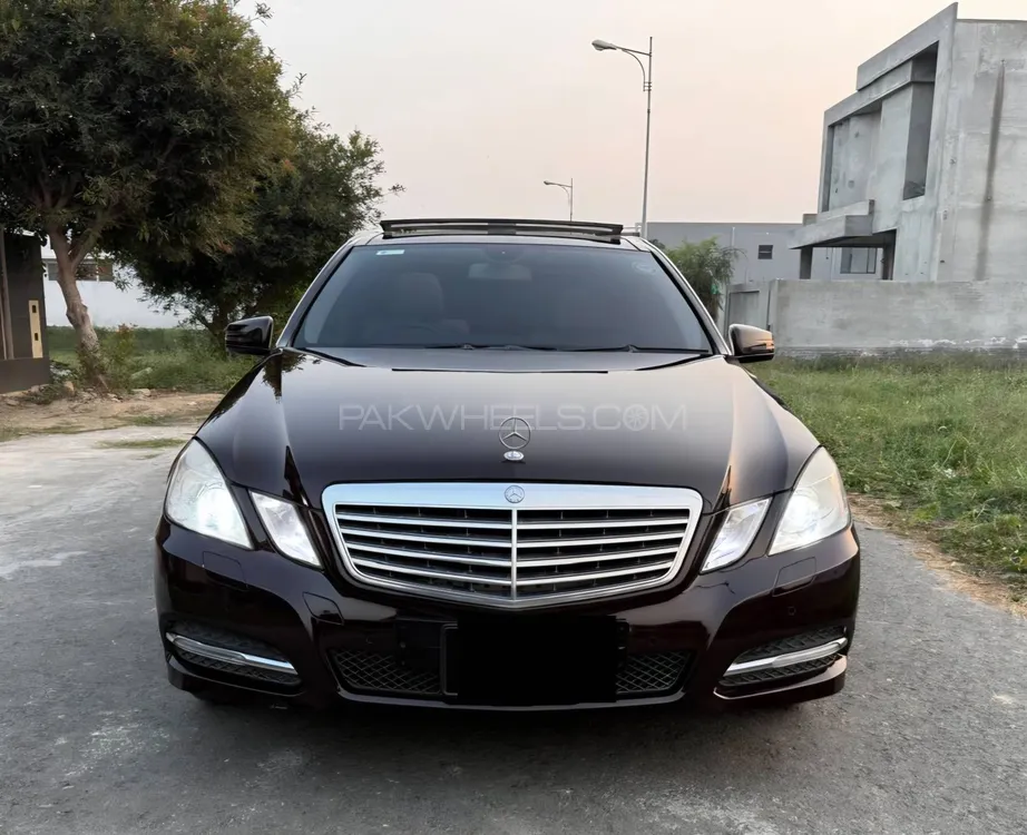 Mercedes Benz E Class 2011 for Sale in Lahore Image-1