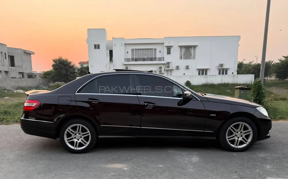 مرسڈیز بینز ای کلاس 2011 for Sale in لاہور مرسڈیز بینز ای کلاس 2011 for Sale in لاہور Image-5