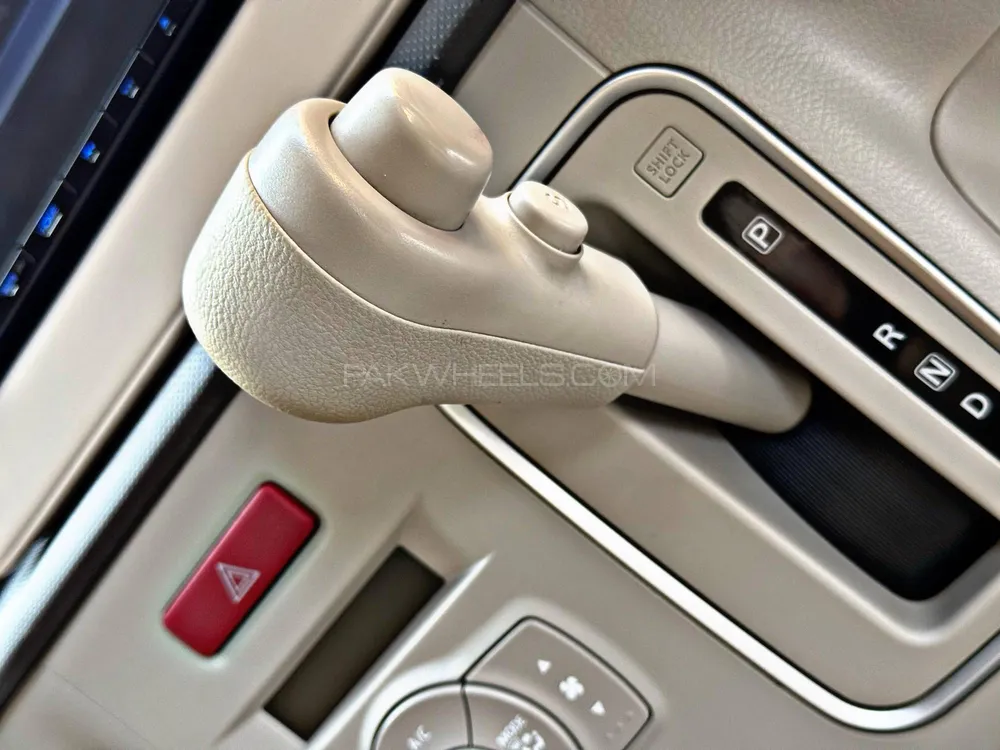Suzuki Alto Lapin 2020 for Sale in Peshawar Suzuki Alto Lapin 2020 for Sale in Peshawar Image-14