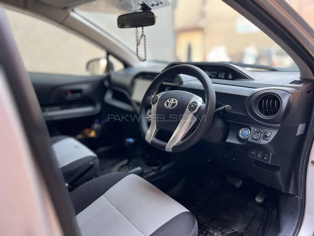 Toyota Aqua 2015 for Sale in Peshawar Image-1