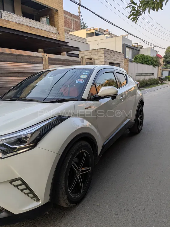 ٹویوٹا سی-ایچ آر 2018 for Sale in فیصل آباد ٹویوٹا سی-ایچ آر 2018 for Sale in فیصل آباد Image-3