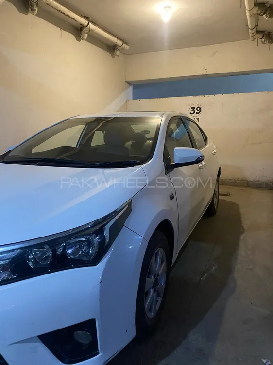 Toyota Corolla 2015 for Sale in Karachi Image-1