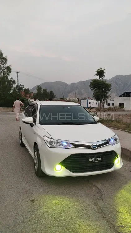 Toyota Corolla Axio 2016 for Sale in Peshawar Image-1