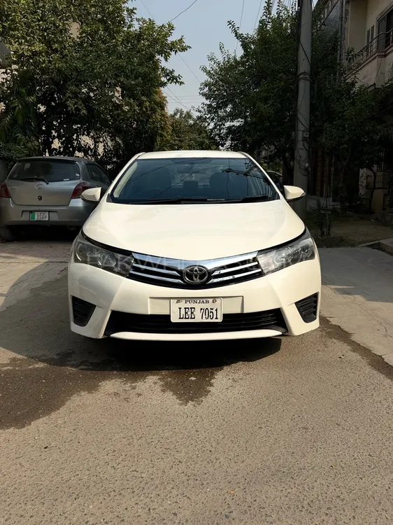 Toyota Corolla 2015 for Sale in Lahore Image-1